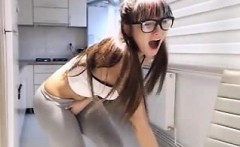 Nerd muscular girl intesive orgasm