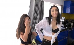 Latina sis Jasmine & Vanessa loves fucking with dad