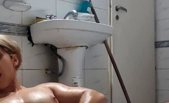 Amateur shower and masturbation