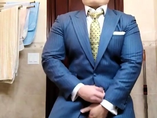 Str8 daddy jerking off in suit