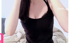 Cute amateur webcam teen girl toying pussy on webcam